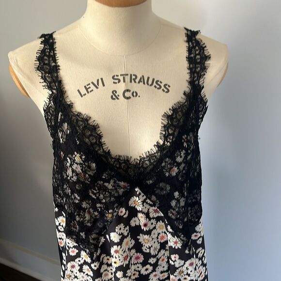 Zara Elegant Black Lace Slip Dress with Daisy Print - Picture 5 of 7